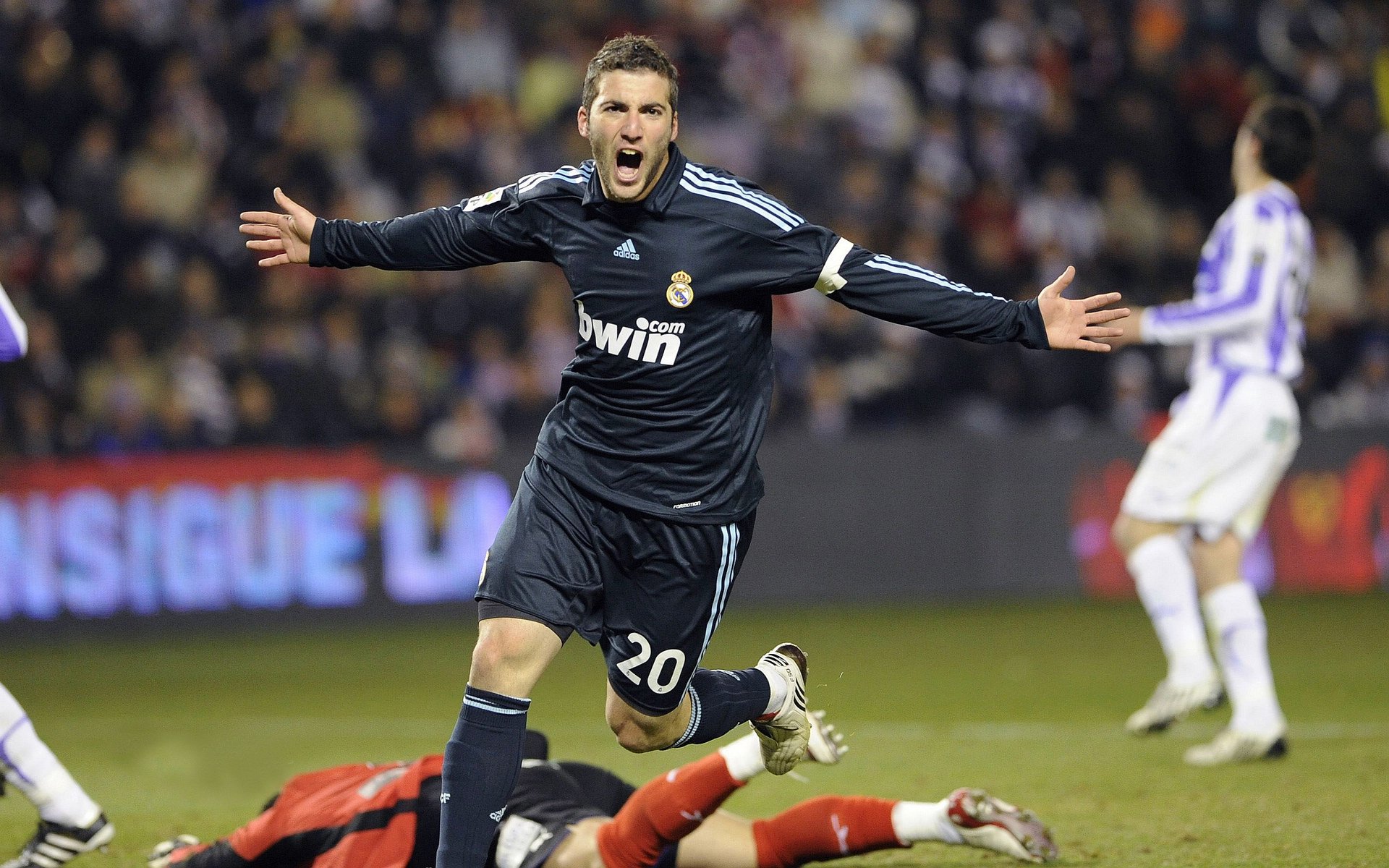 弗拉门戈前锋佩德罗在巴西杯中表现出色，助球队夺冠，佩德罗在巴萨的号码